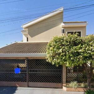CASA A VENDA: PRES. BERNARDES SP. CENTRO.