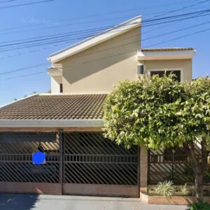 CASA A VENDA: PRES. BERNARDES SP. CENTRO.